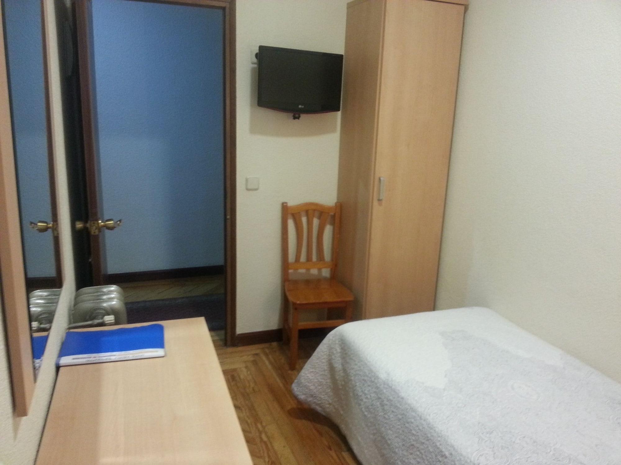 Hostal Avenida Madrid Ngoại thất bức ảnh