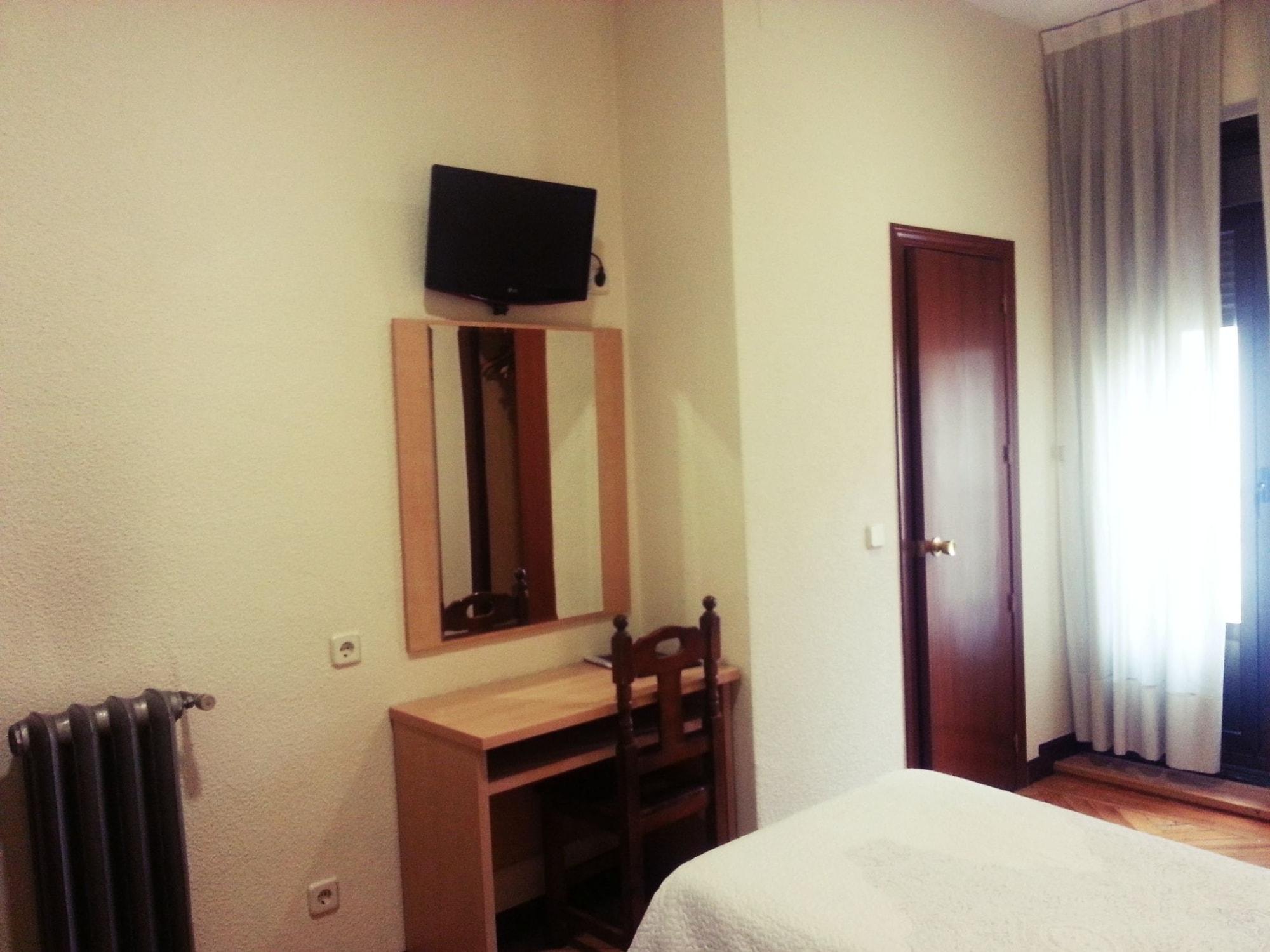 Hostal Avenida Madrid Ngoại thất bức ảnh