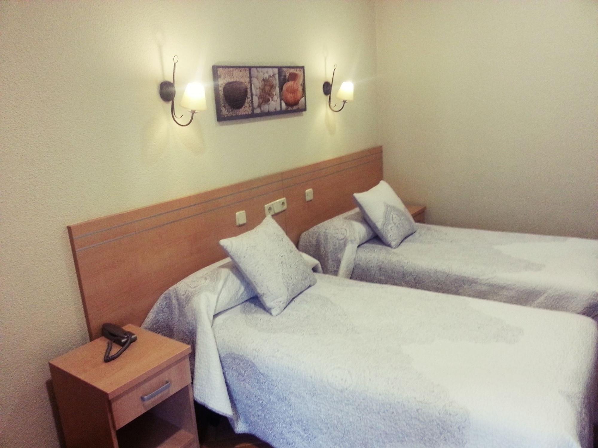 Hostal Avenida Madrid Ngoại thất bức ảnh