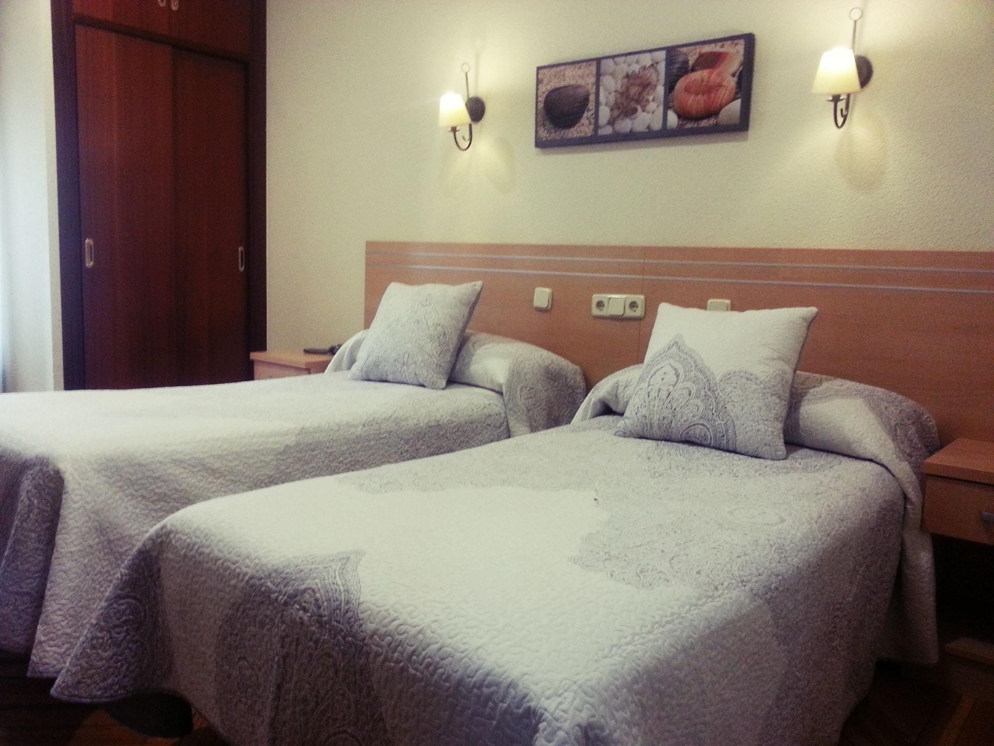 Hostal Avenida Madrid Ngoại thất bức ảnh