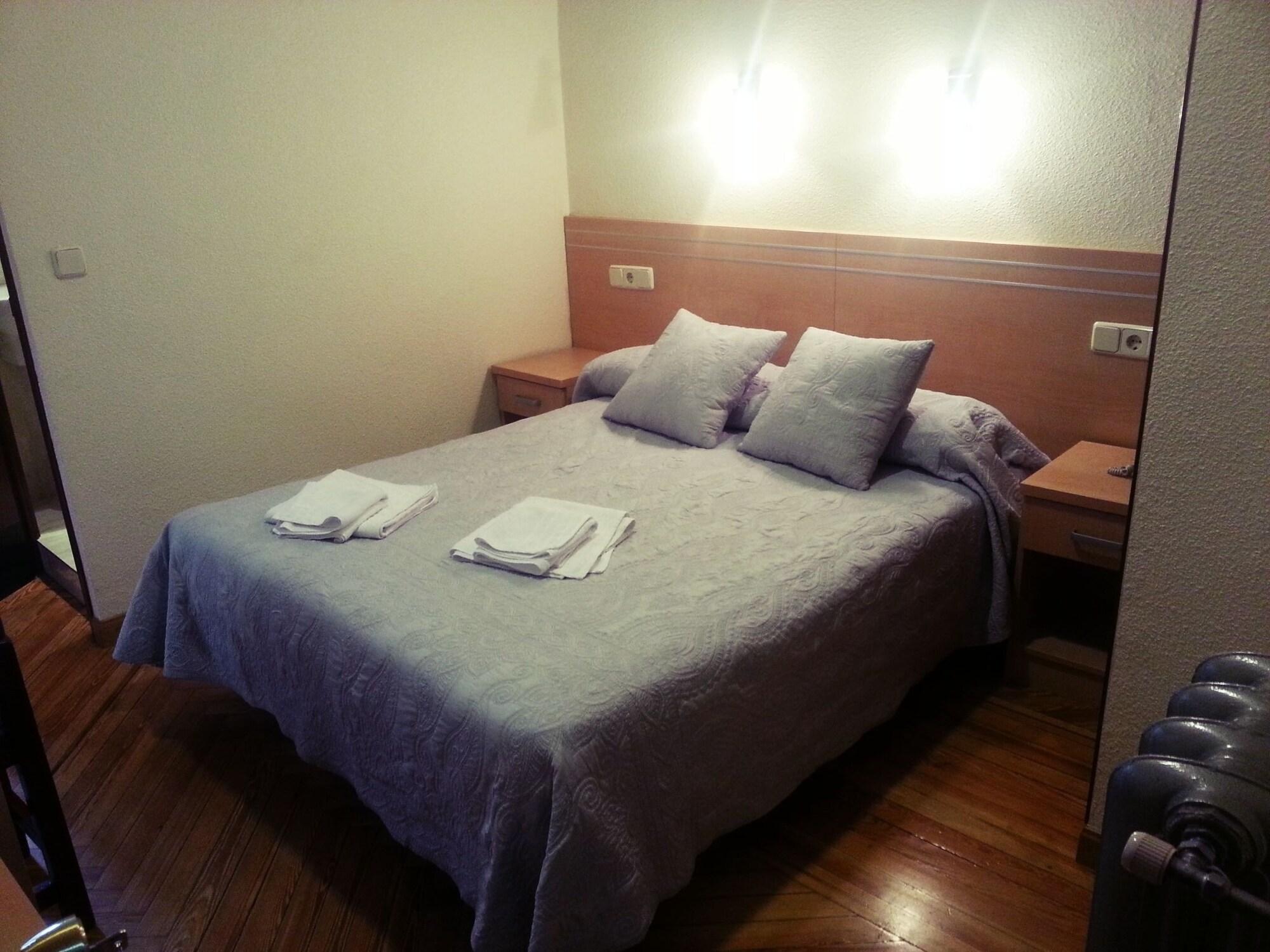 Hostal Avenida Madrid Ngoại thất bức ảnh