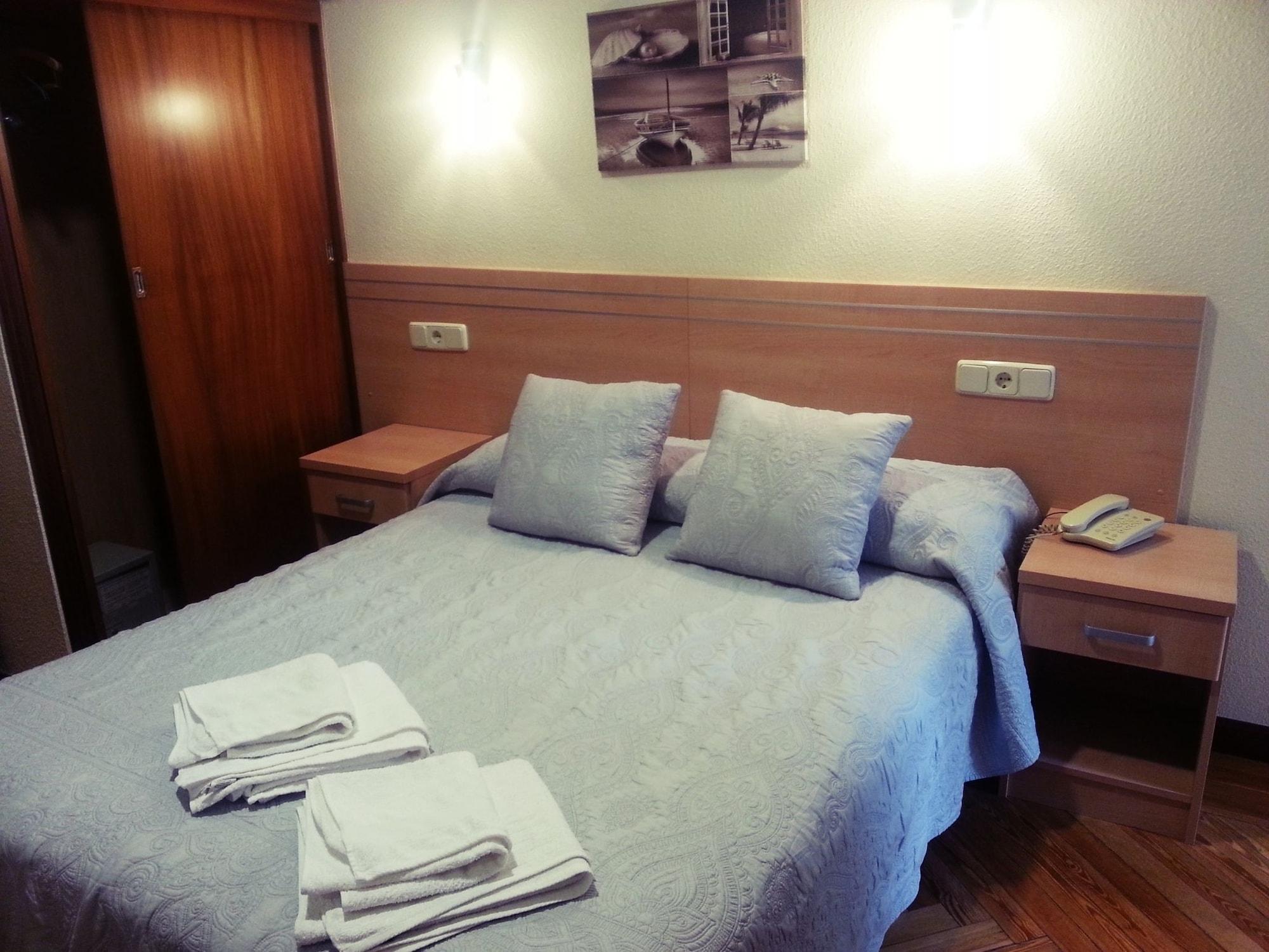 Hostal Avenida Madrid Ngoại thất bức ảnh