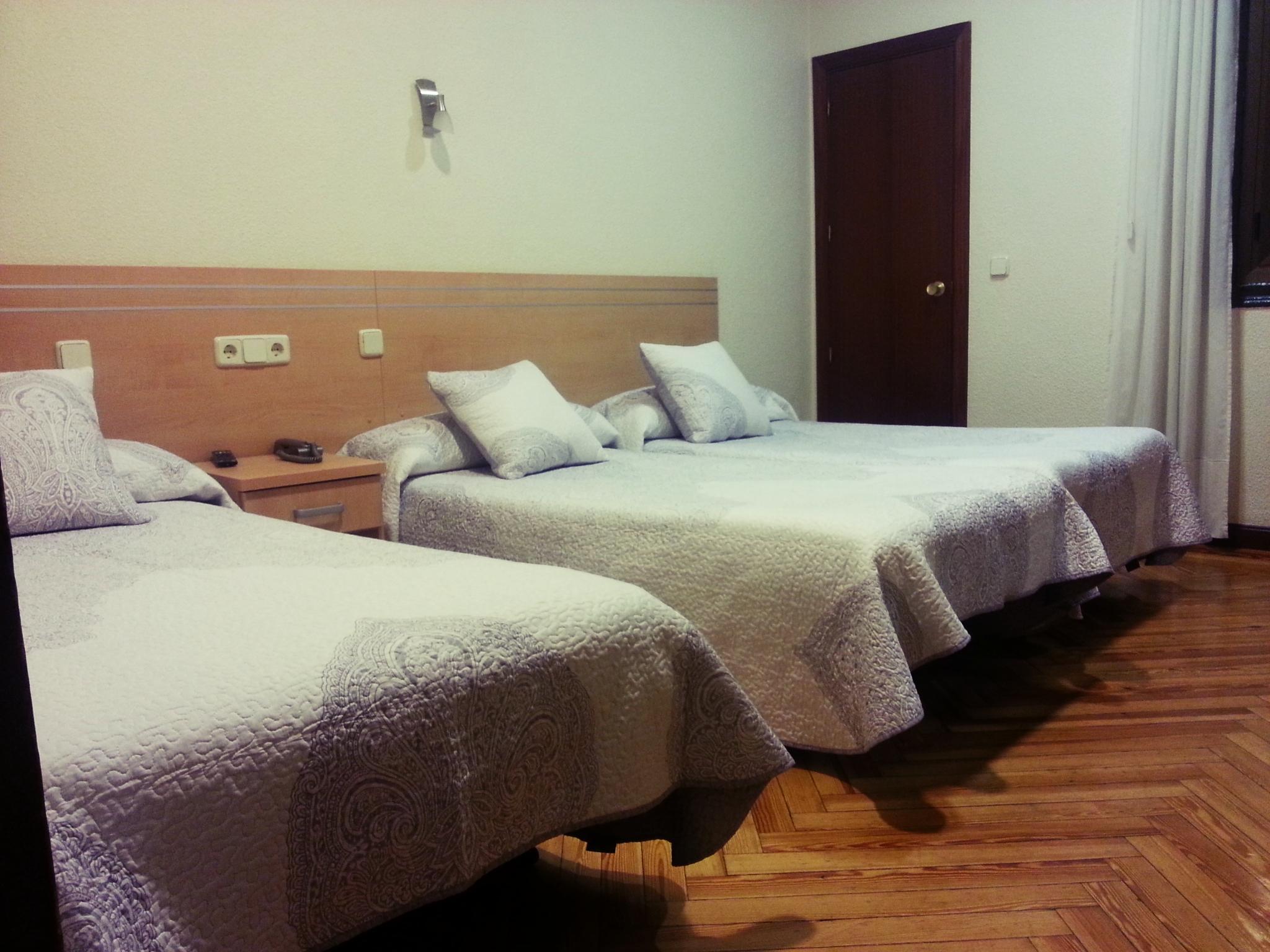 Hostal Avenida Madrid Ngoại thất bức ảnh